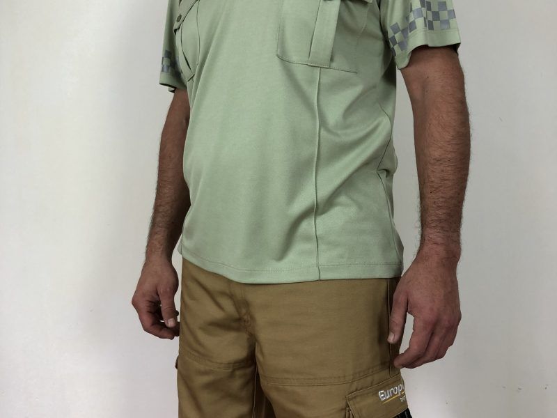 Polera institucional con reflectante￼